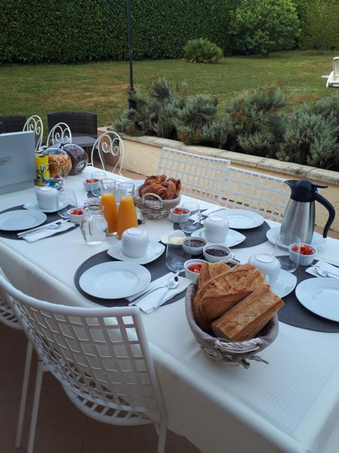 L'Aur~Elie Bed & Breakfast Lalinde ภายนอก รูปภาพ